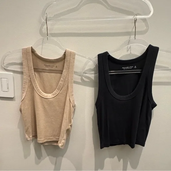 Abercrombie & Fitch - Women's Black and Tan Tank Tops Size M (Bundle 2) - Picture 2 of 5